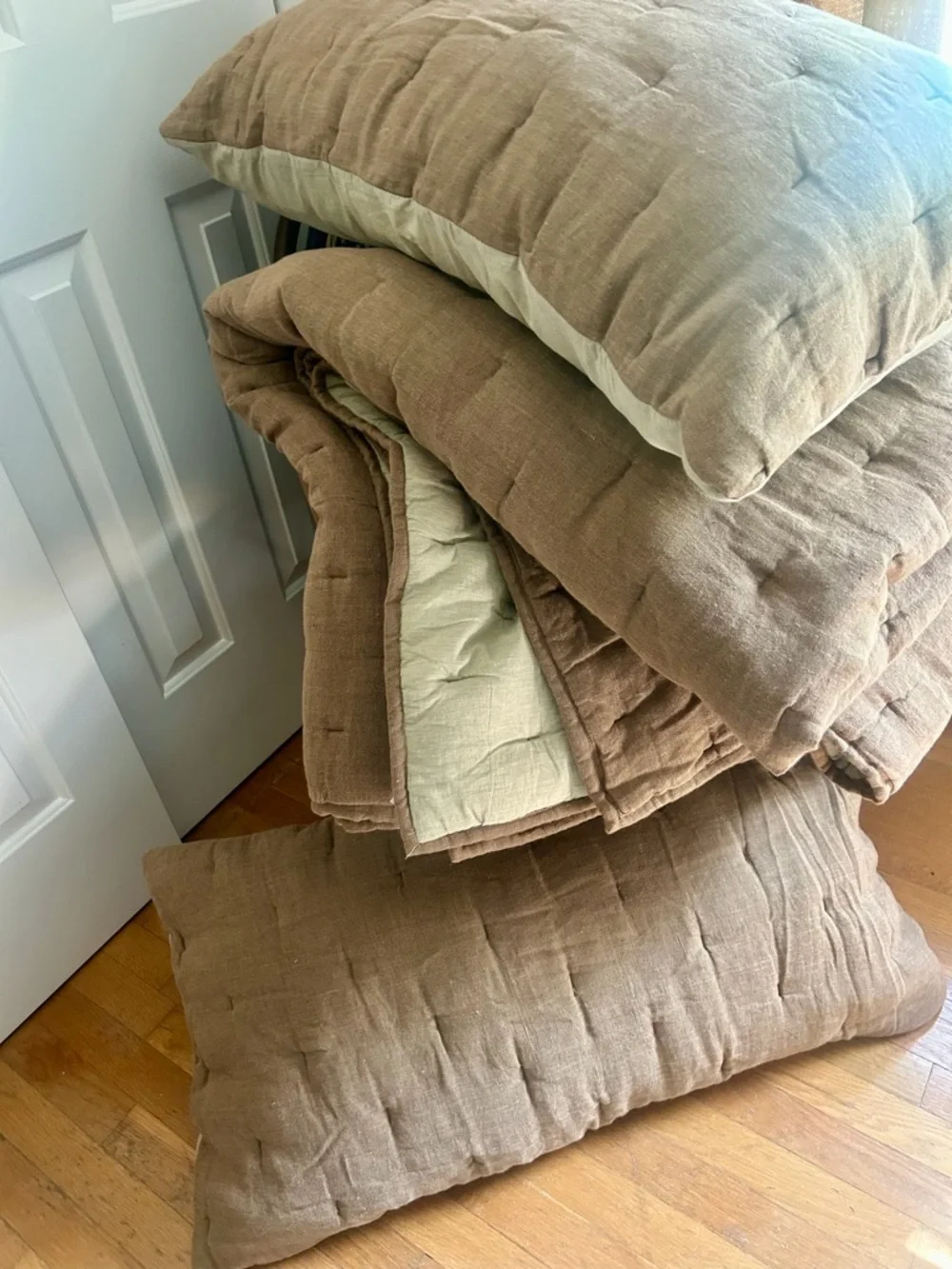 Pottery Barn Tan Quilted Tufted Comforter KING (never used)